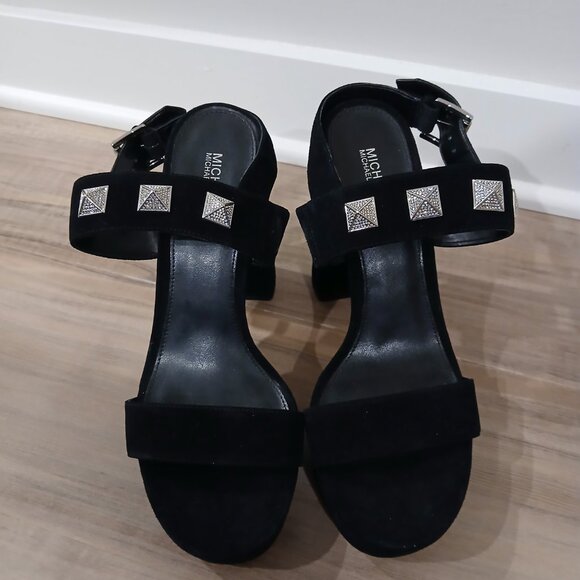 Michael Kors Wren Platform Sandals. - Picture 2 of 5
